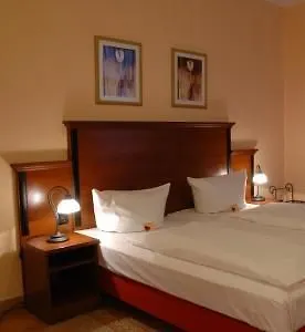 City Hotel West Frankfurt am Main 3*,